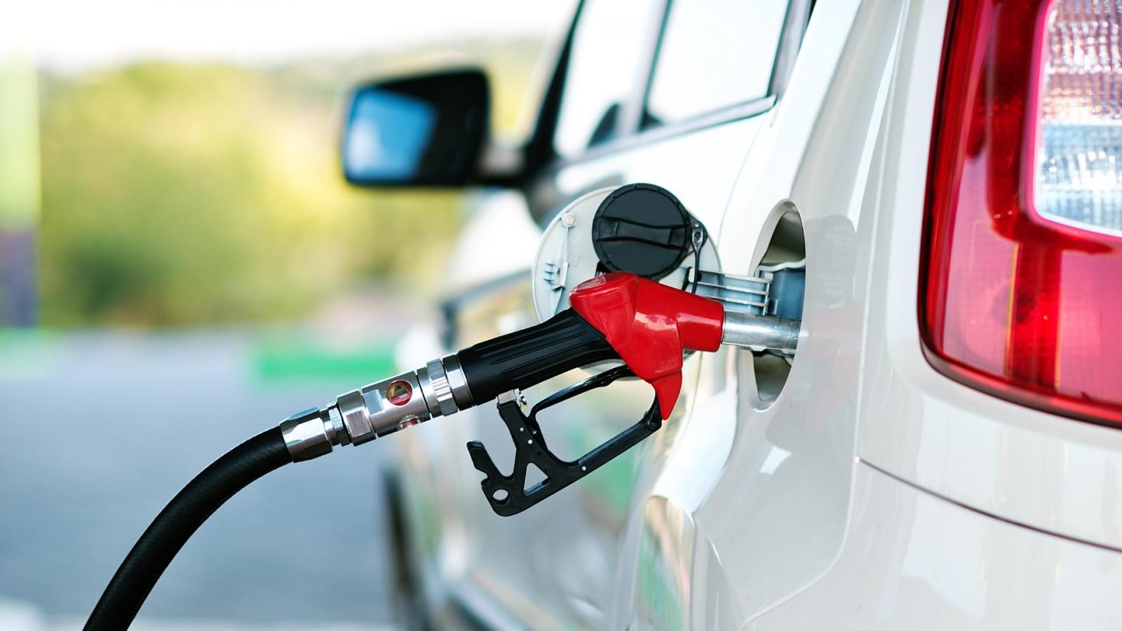 Σταδιακή υποχώρηση στις τιμές των καυσίμων