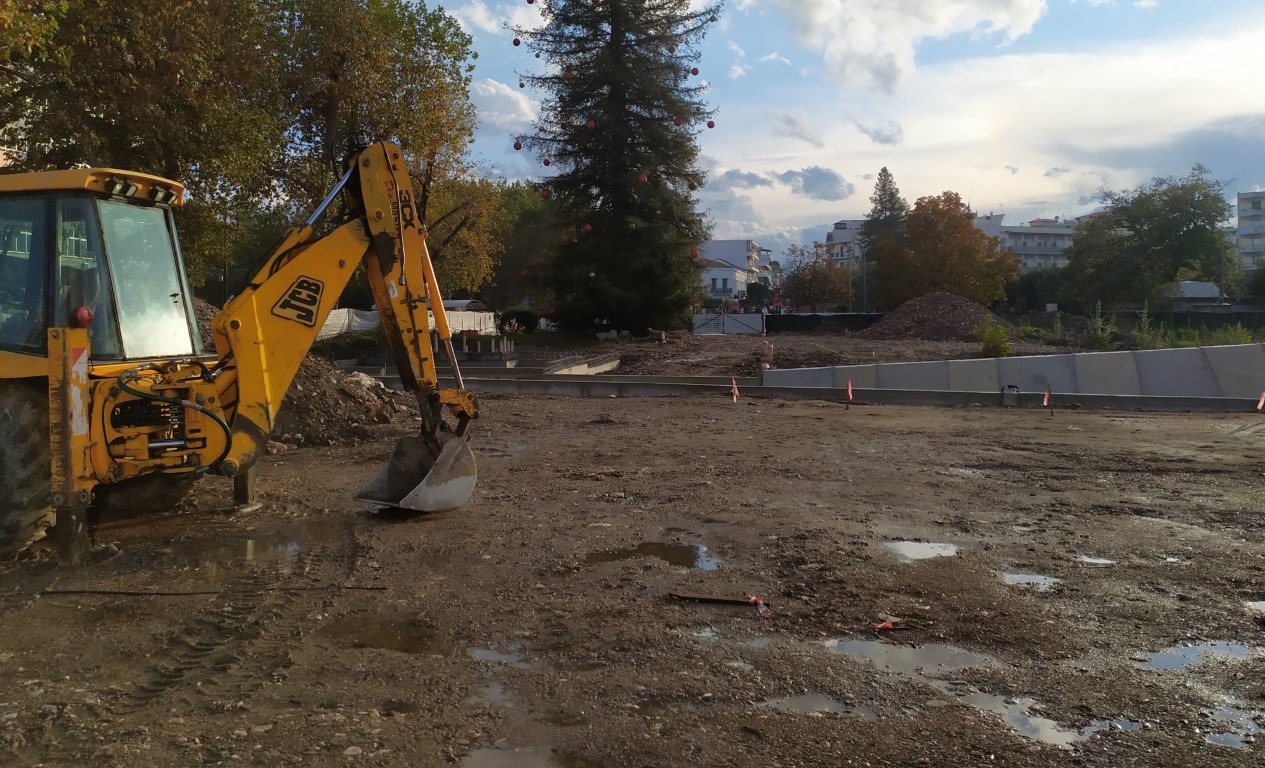 Νέα παύση των έργων στην κεντρική πλατεία