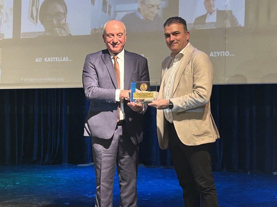 Τίμησε τον δήμαρχο Λαρισαίων Θανάση Μαμάκο