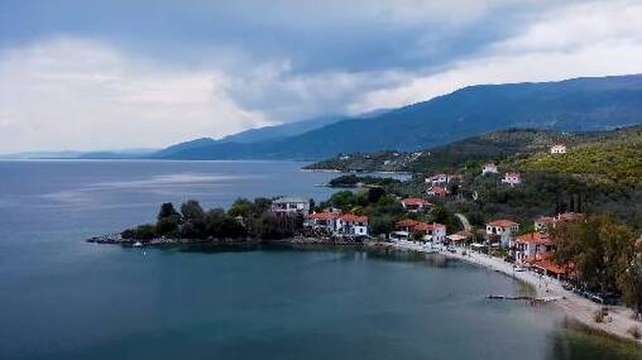 Αυτοκίνητο έπεσε στη θάλασσα στο Λεφόκαστρο