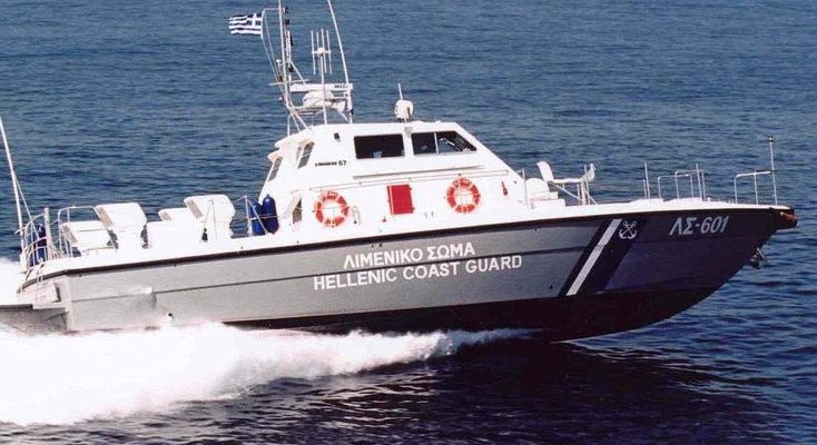 Διάσωση 61χρονου μετά τη βύθιση σκάφους στο Λιτόχωρο