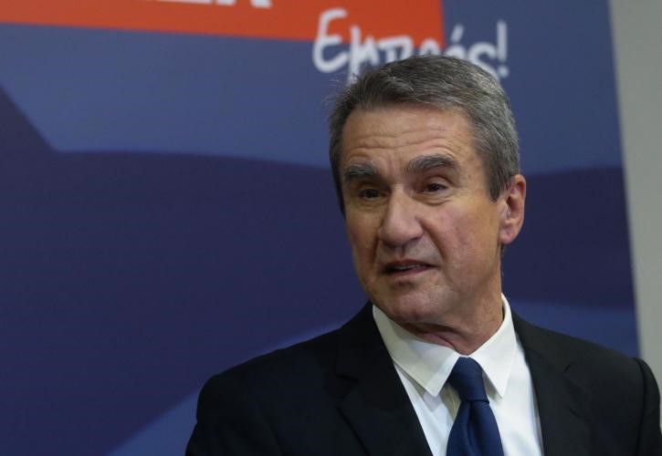 Iδρύει νέο κόμμα για τις ευρωεκλογές