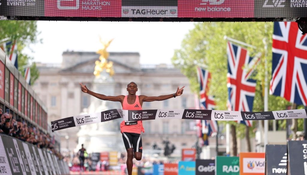 Έσπασε το φράγμα των 2 ωρών ο Σαμπαστιάν Σάουε 