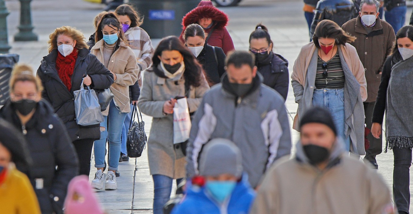 Μάσκες σε νοσοκομεία και χώρους με συνωστισμό