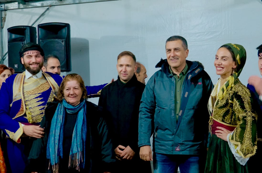 Ο Κουρέτας στο άναμμα του Χριστουγεννιάτικου δέντρου