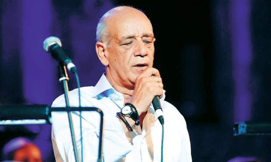 Σαν σήμερα σίγησε η φωνή του Δημήτρη Μητροπάνου