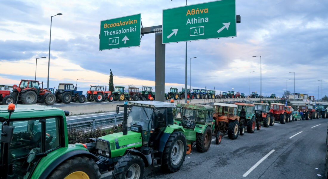 Παρέμβαση για τη διάλυση των ανυποχώρητων μπλόκων