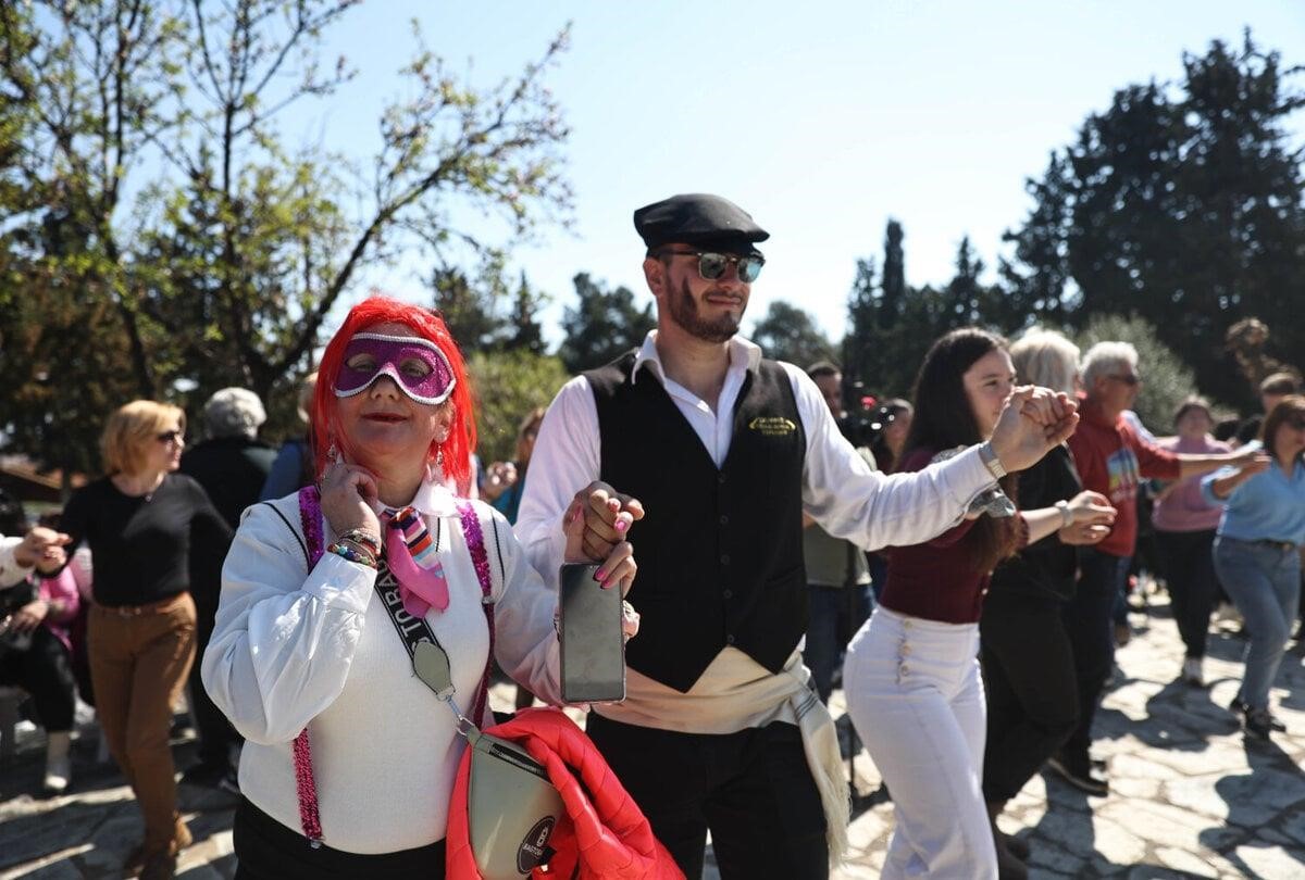 Βακχικό γλέντι με κρασί και… Μπουρανί στον Τύρναβο