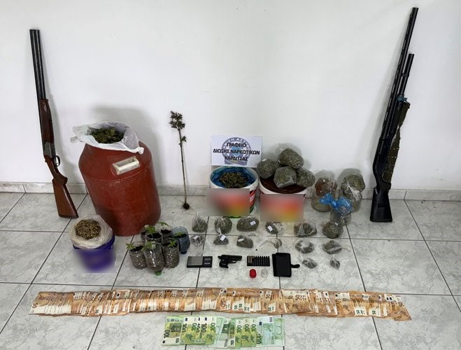 Συνελήφθη με ναρκωτικά και όπλα