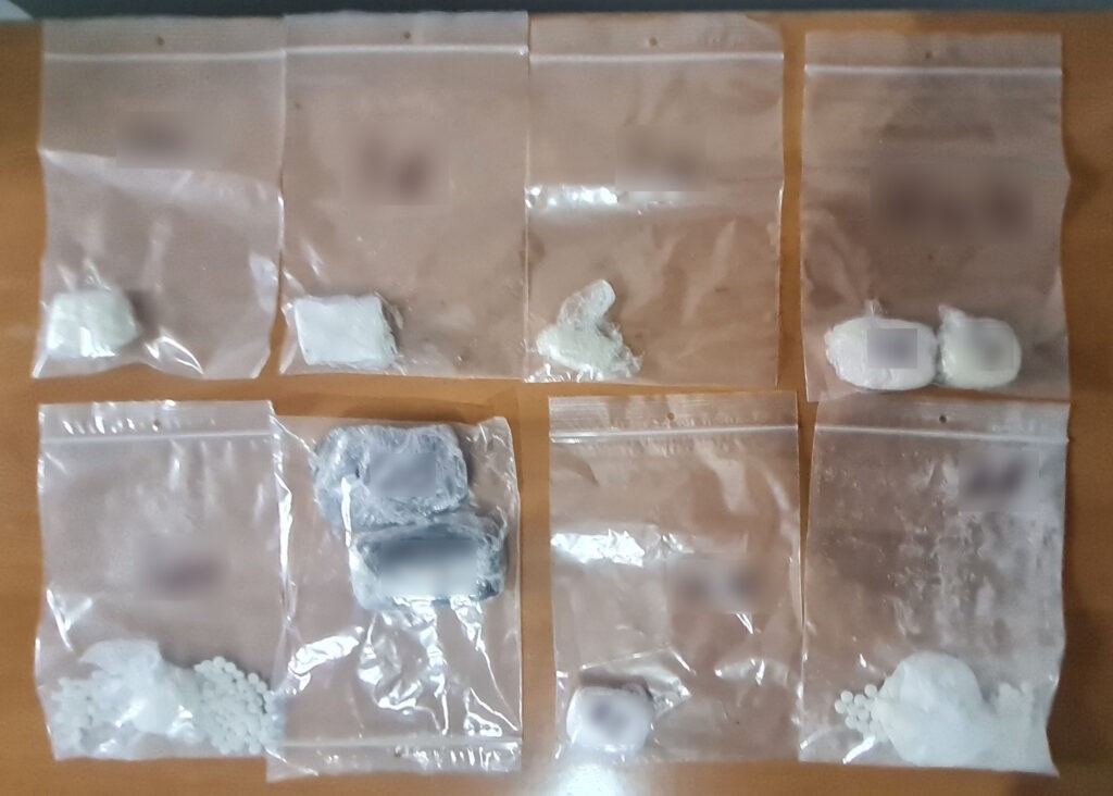 Οι σόλες των παπουτσιών έκρυβαν ναρκωτικά