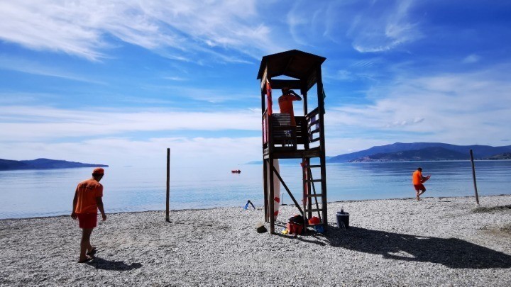 Διάσωση δίχρονης από ναυαγοσώστριες