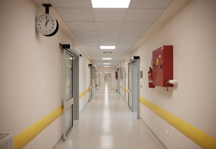 Ασφυξία στα παιδιατρικά νοσοκομεία από κοκτέιλ ιώσεων