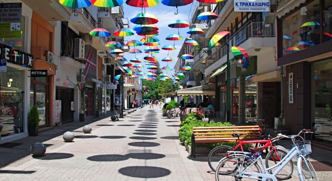 Θερινό ωράριο από σήμερα στην αγορά των Τρικάλων