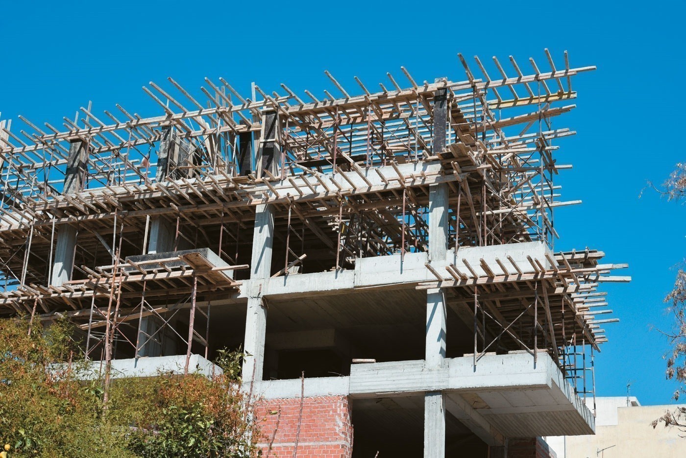 Ανέκαμψε η οικοδομή τον Αύγουστο, πτώση στο 8μηνο