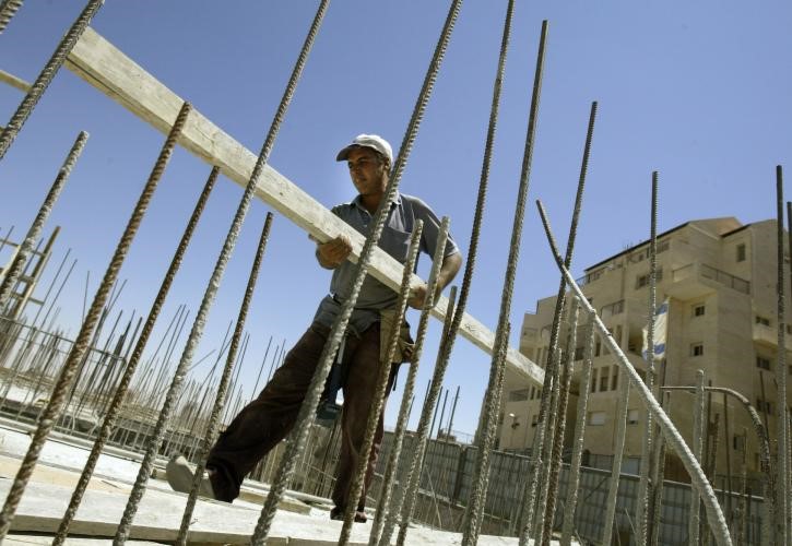 Στις ράγες η κατασκευή 2.500 κοινωνικών κατοικιών