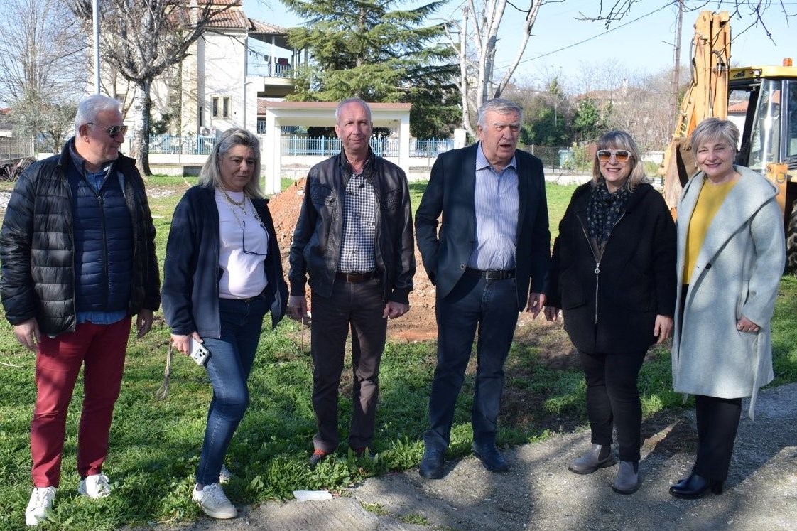 Ανακατασκευάζονται 41 παιδικές χαρές