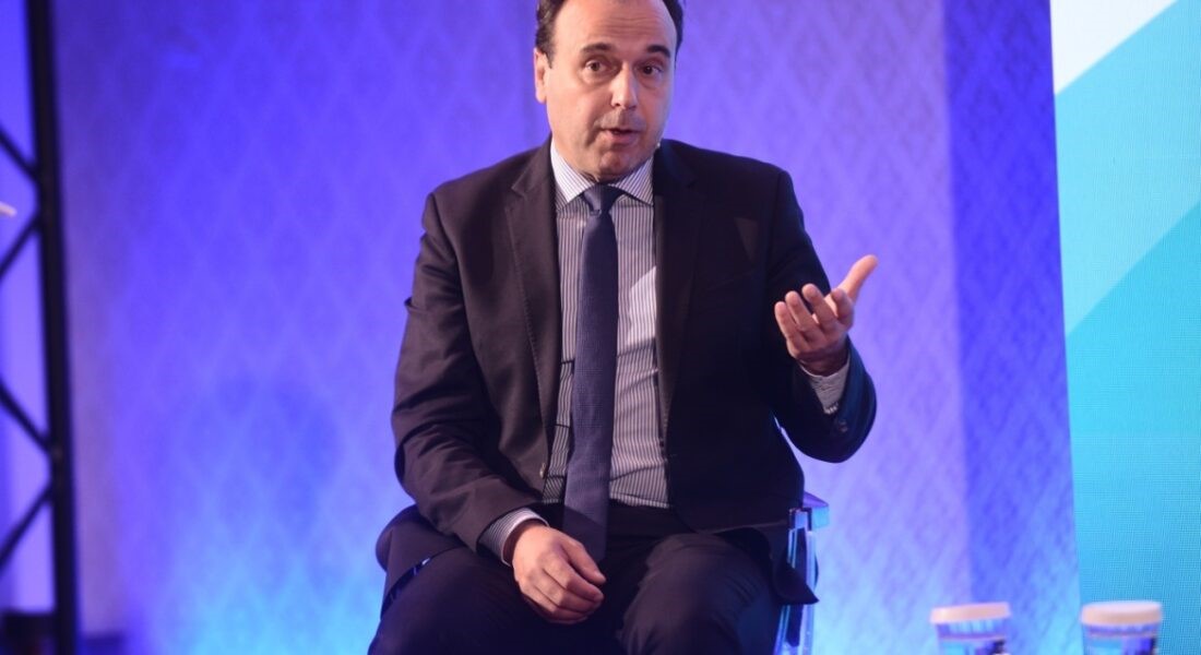 Ταχύτερο ίντερνετ και μείωση της γραφειοκρατίας 