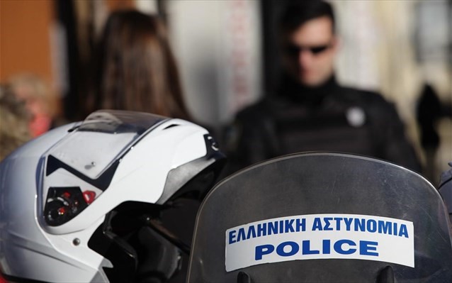 Συνελήφθησαν δύο ανήλικοι για ληστείες