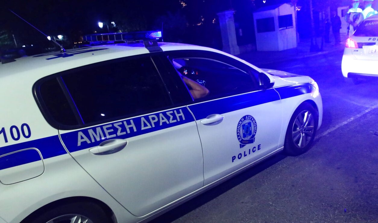 Xειροπέδες σε ζευγάρι στη Λάρισα