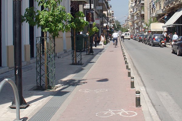 Προχωρά σε ανακατασκευή ποδηλατοδρόμων