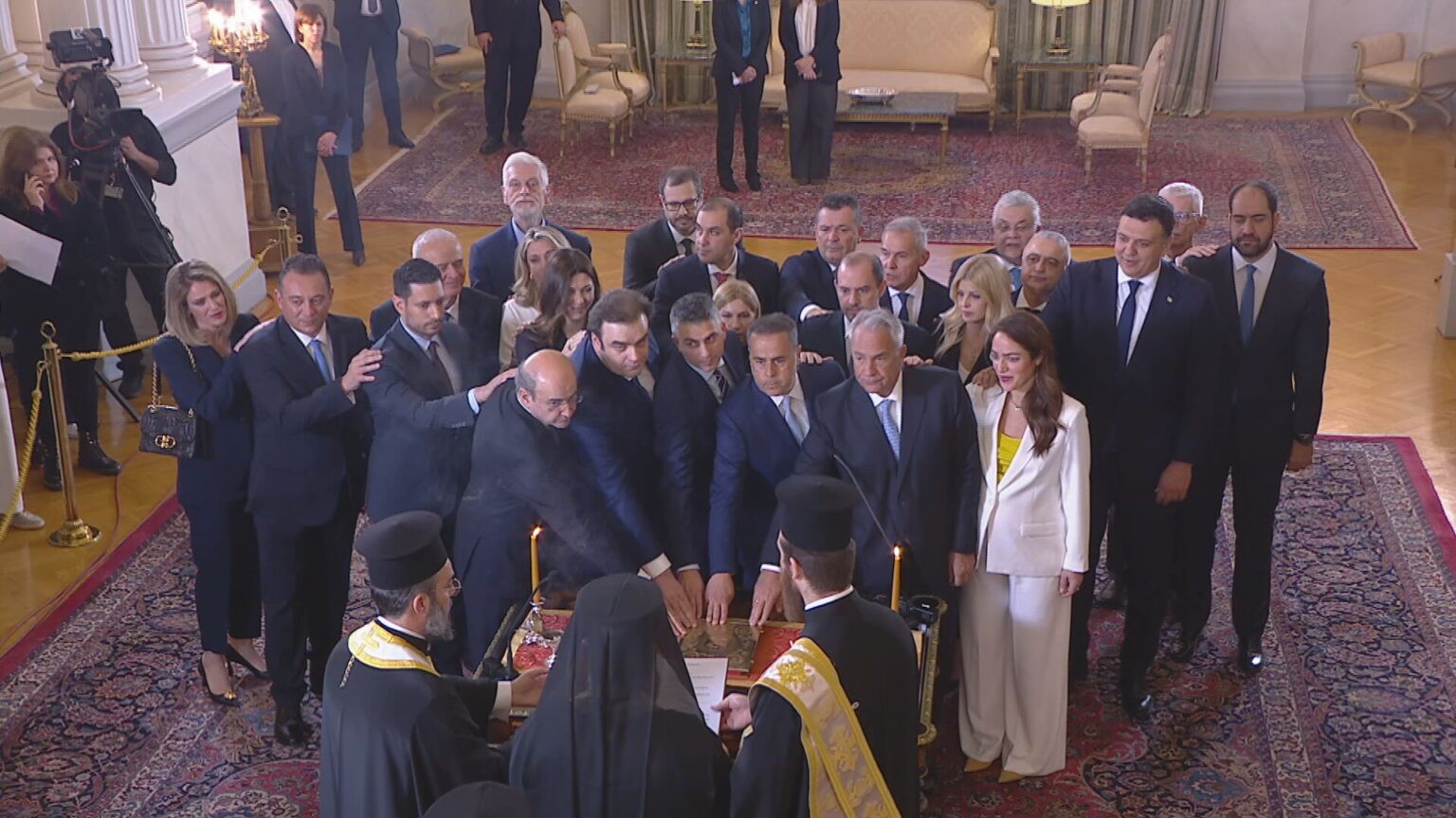 Ορκίστηκαν τα νέα μέλη της Κυβέρνησης