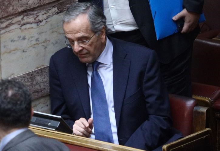 Βουλή: Πέρασε η τροπολογία για τους μετανάστες