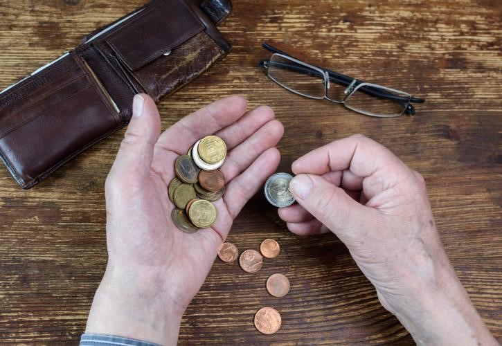 "Βουτιά" στα 783 ευρώ για τη μέση σύνταξη τον Ιούλιο