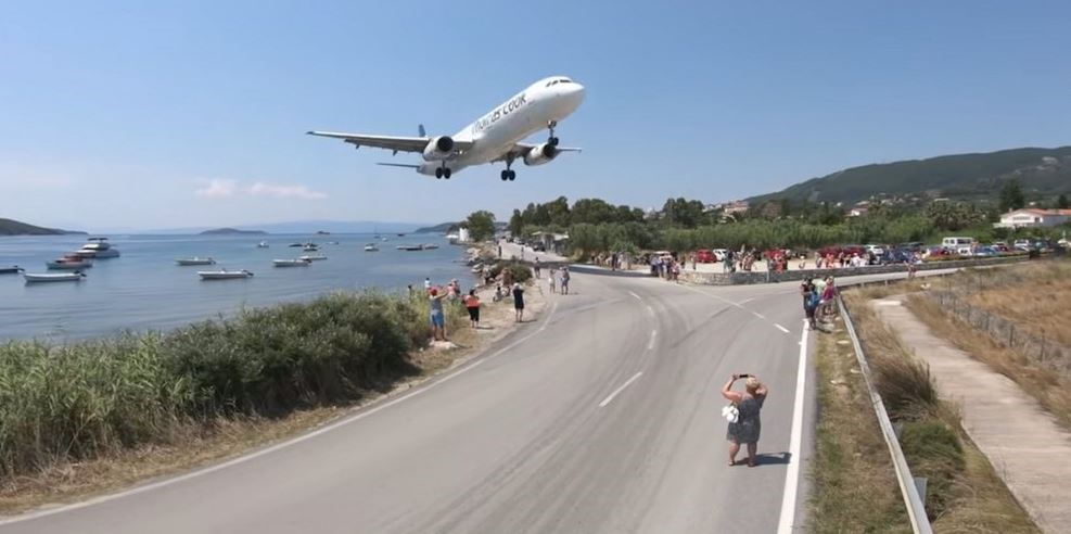 Πάνω από μισό εκατομμύριο επιβάτες "πέταξαν" στη Σκιάθο