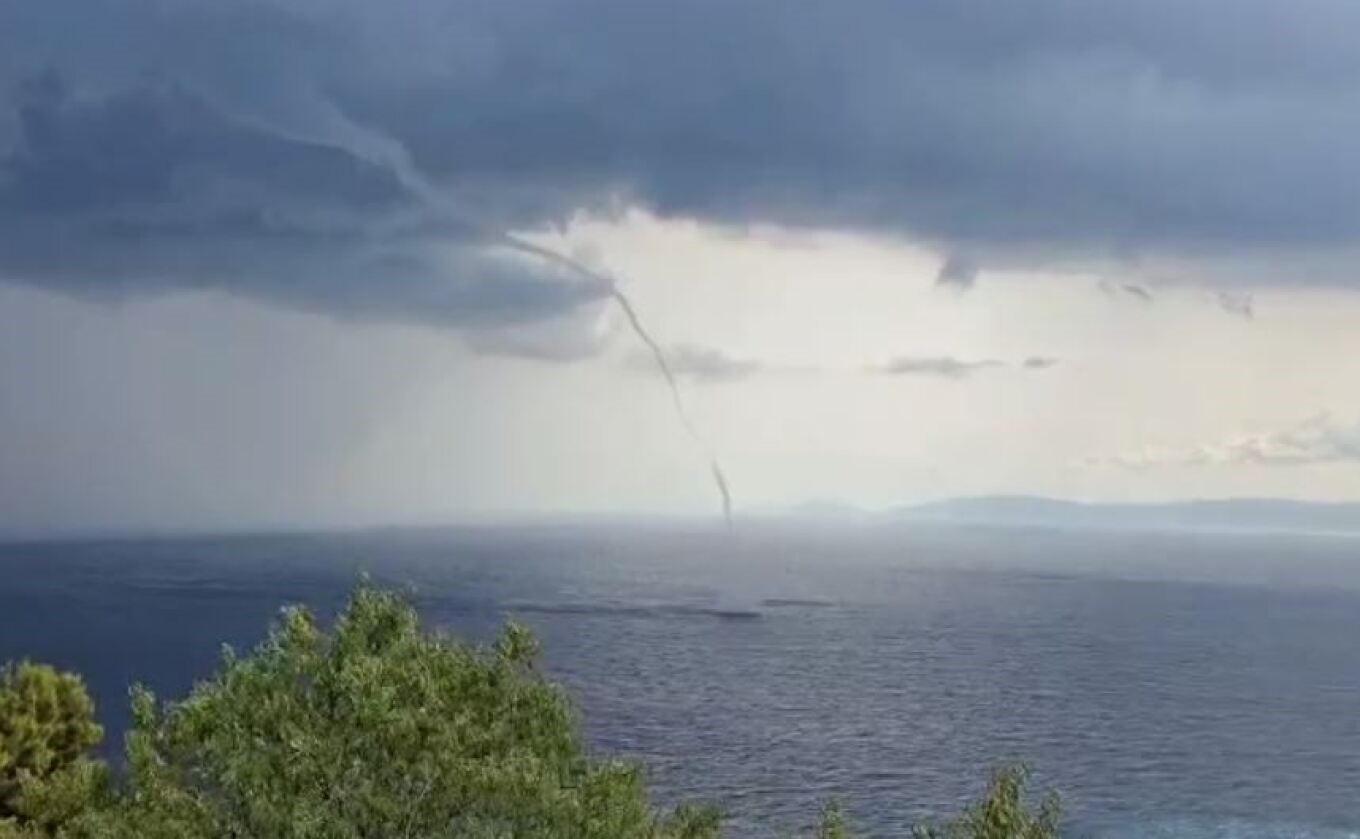 Υδροσίφωνας σχηματίστηκε στη Σκόπελο (video)