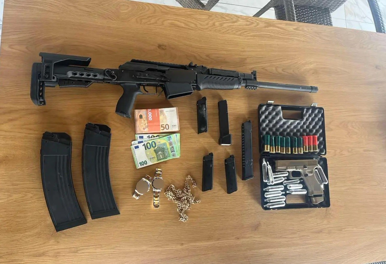 Eξαρθρώθηκε σπείρα που διέπραττε απάτες και εκβιάσεις