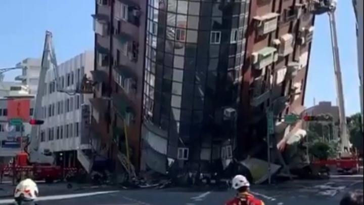 Τουλάχιστον 4 νεκροί και 50 τραυματίες από τον φονικό σεισμό