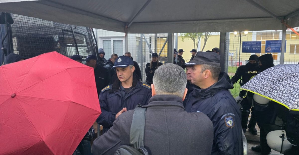 Ισχυρές αστυνομικές δυνάμεις και αυστηροί έλεγχοι στην είσοδο