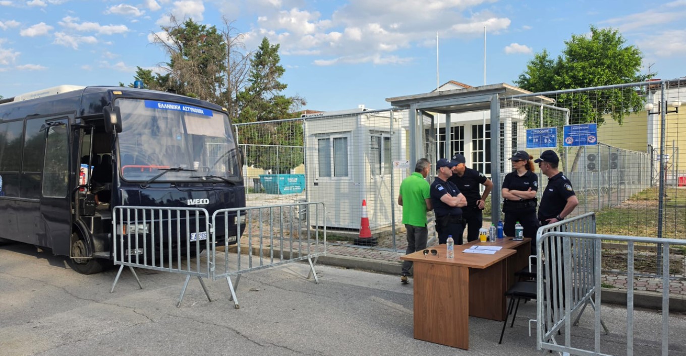 Τέμπη: Συγκλόνισαν οι οικογένειες Βλάχου και Πλακιά