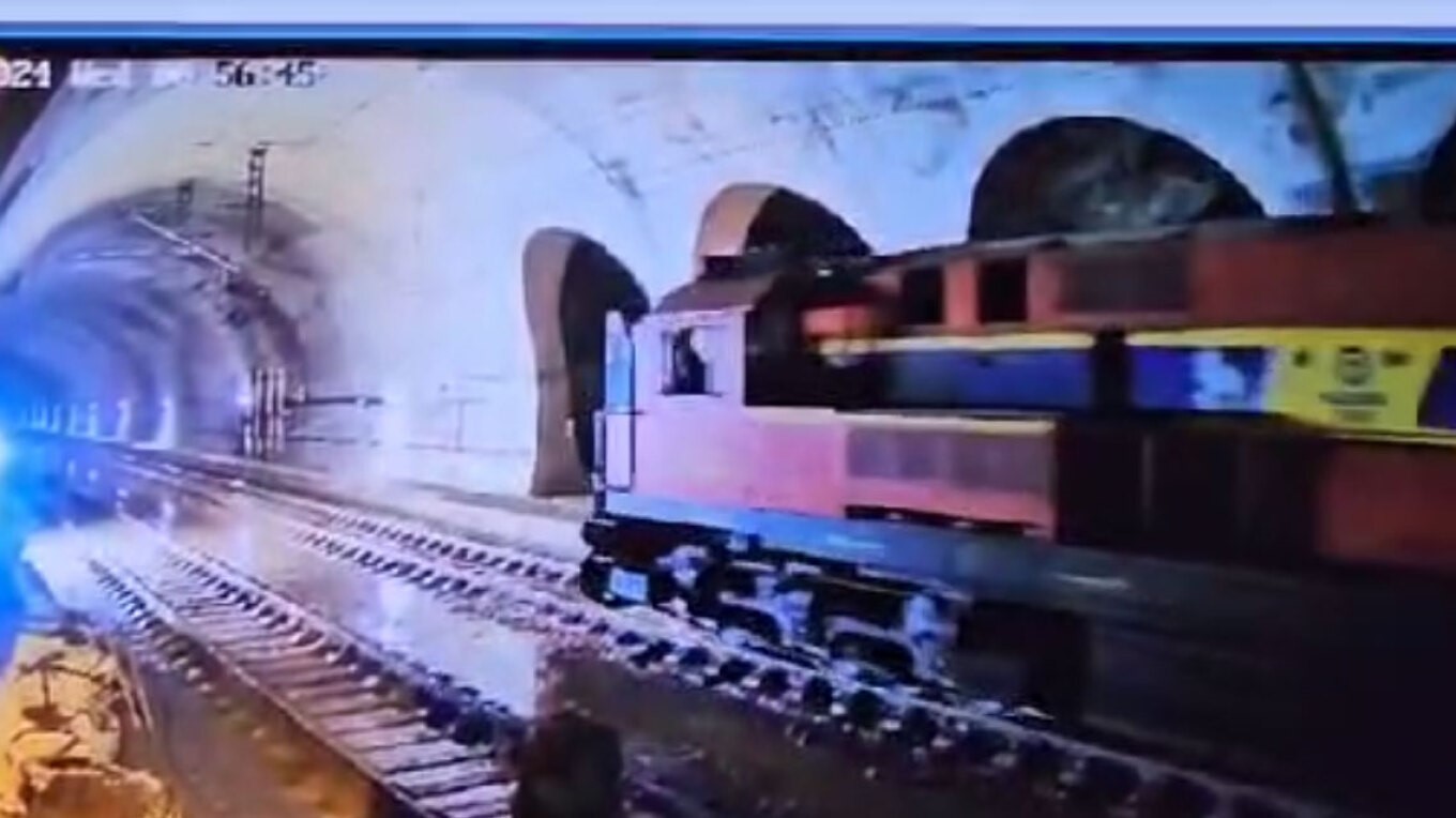 Τέμπη: Άνοιξε η κάθοδος για τα εμπορικά τρένα