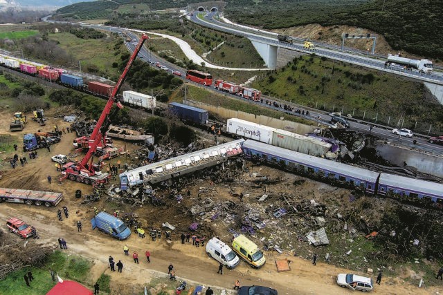 Τραγωδία στα Τέμπη: 30 γκρίζα σημεία