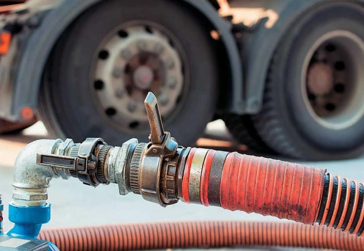 Ο ζεστός καιρός "πάγωσε" την αγορά