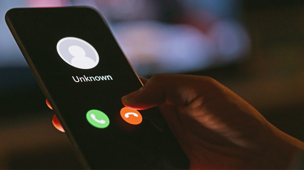 Απέσπασαν από ηλικιωμένη στη Λάρισα χρήματα, χρυσαφικά