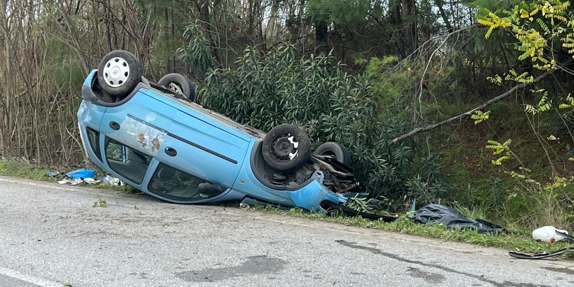 Tραυματίστηκε 25χρονη σε τροχαίο έξω από την πόλη