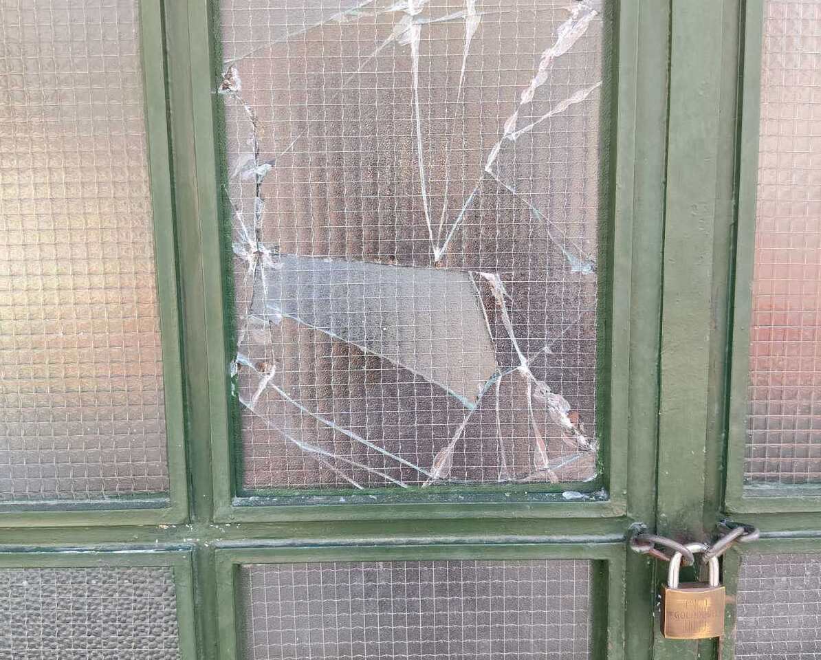 Bανδαλισμοί στο 5ο Δημοτικό Σχολείο Τυρνάβου 