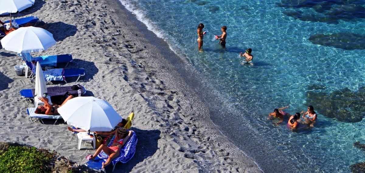 Αύξηση επισκεπτών, αλλά μείωση εσόδων από τουρίστες 