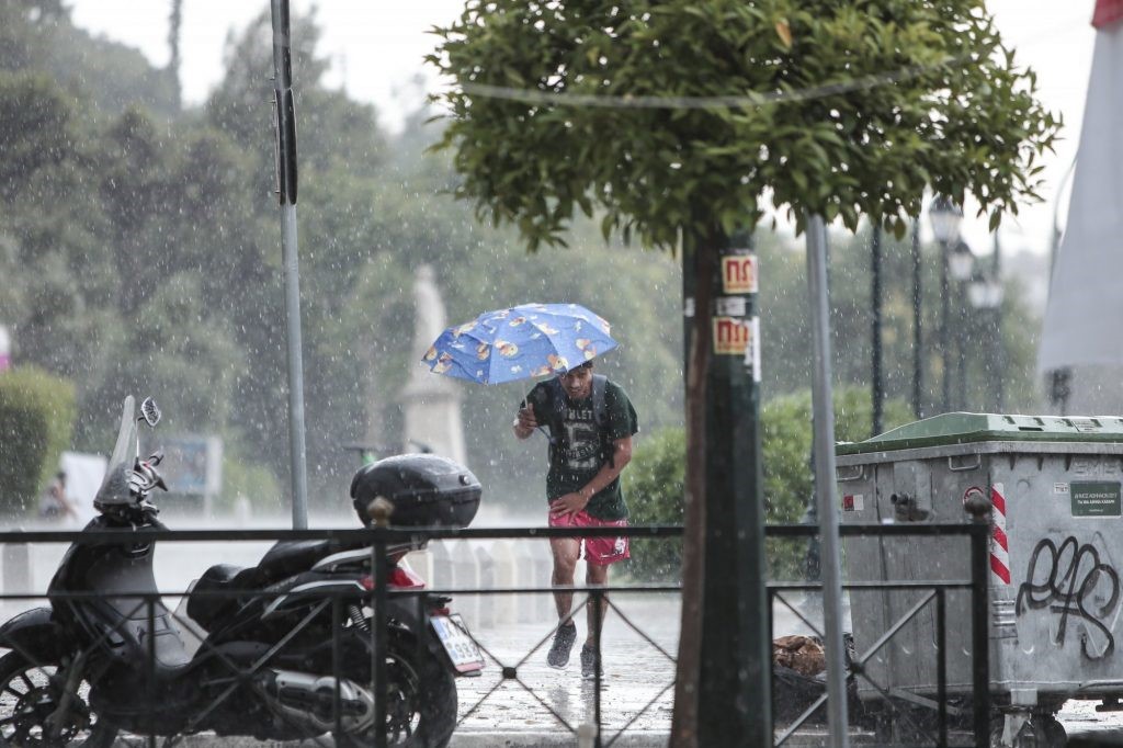 Πέφτει η θερμοκρασία και έρχεται νέα κακοκαιρία