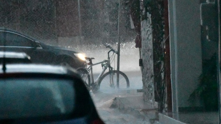 Μέχρι το απόγευμα τα έντονα φαινόμενα στη Θεσσαλία