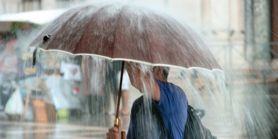 Έρχεται διπλό κύμα κακοκαιρίας με έντονες καταιγίδες 