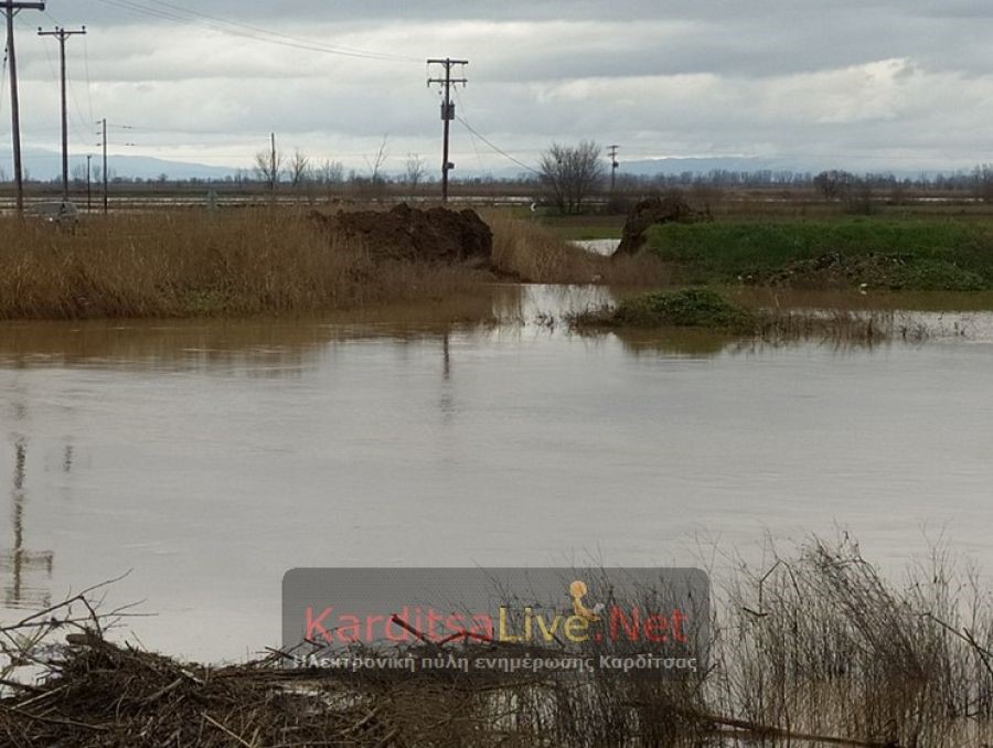 Παραμένουν τα προβλήματα με την υψηλή στάθμη των ποταμών