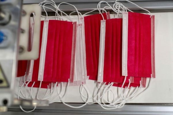 Ο «πόλεμος της μάσκας» διχάζει την ΕΕ