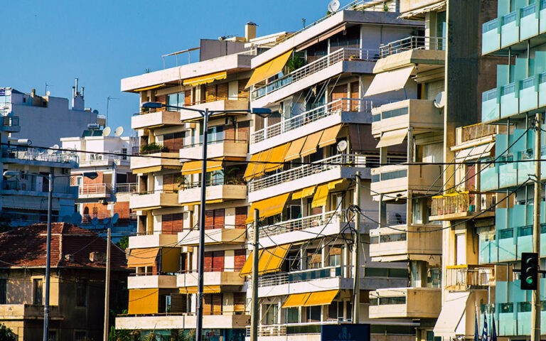 Οδηγός για το "Εξοικονομώ – Ανακαινίζω για Νέους"