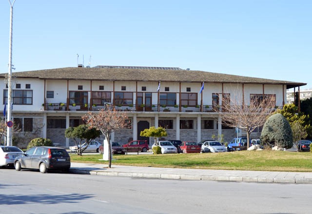 Αποχώρησε η δημοτική αρχή για το LNG