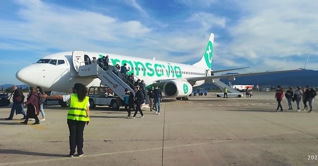 Προσγειώθηκε η πρώτη πτήση τσάρτερ εξωτερικού