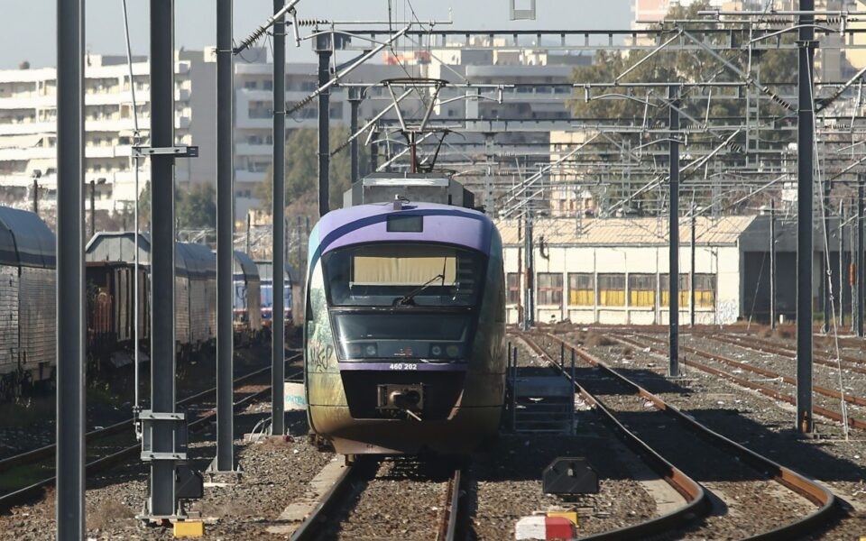 Τα τρένα της μεγάλης υπομονής
