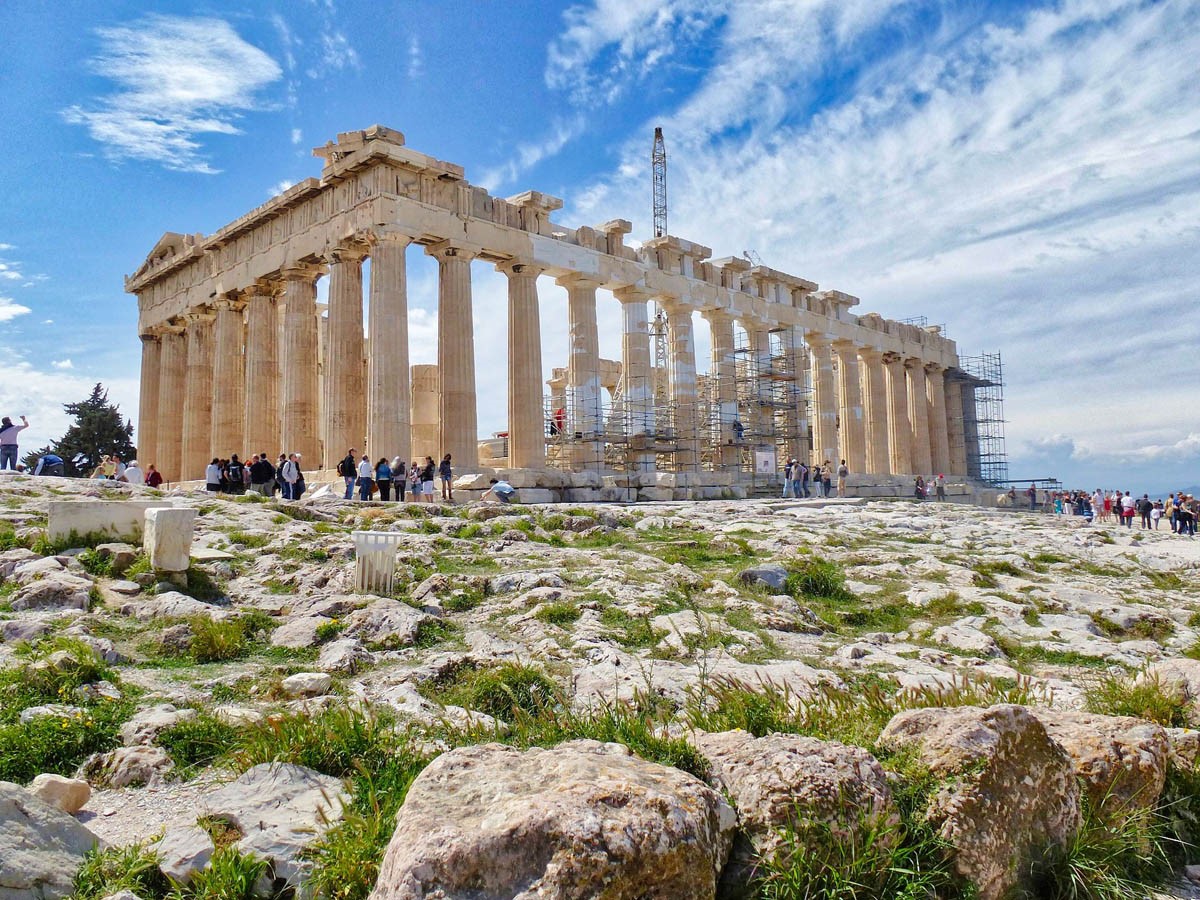 Γυναίκα έπεσε και σκοτώθηκε από τον λόφο του Αρείου Πάγου